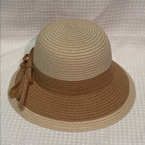 Elegant Two-Tone Women's Sun Hat Size M 55 NWOT